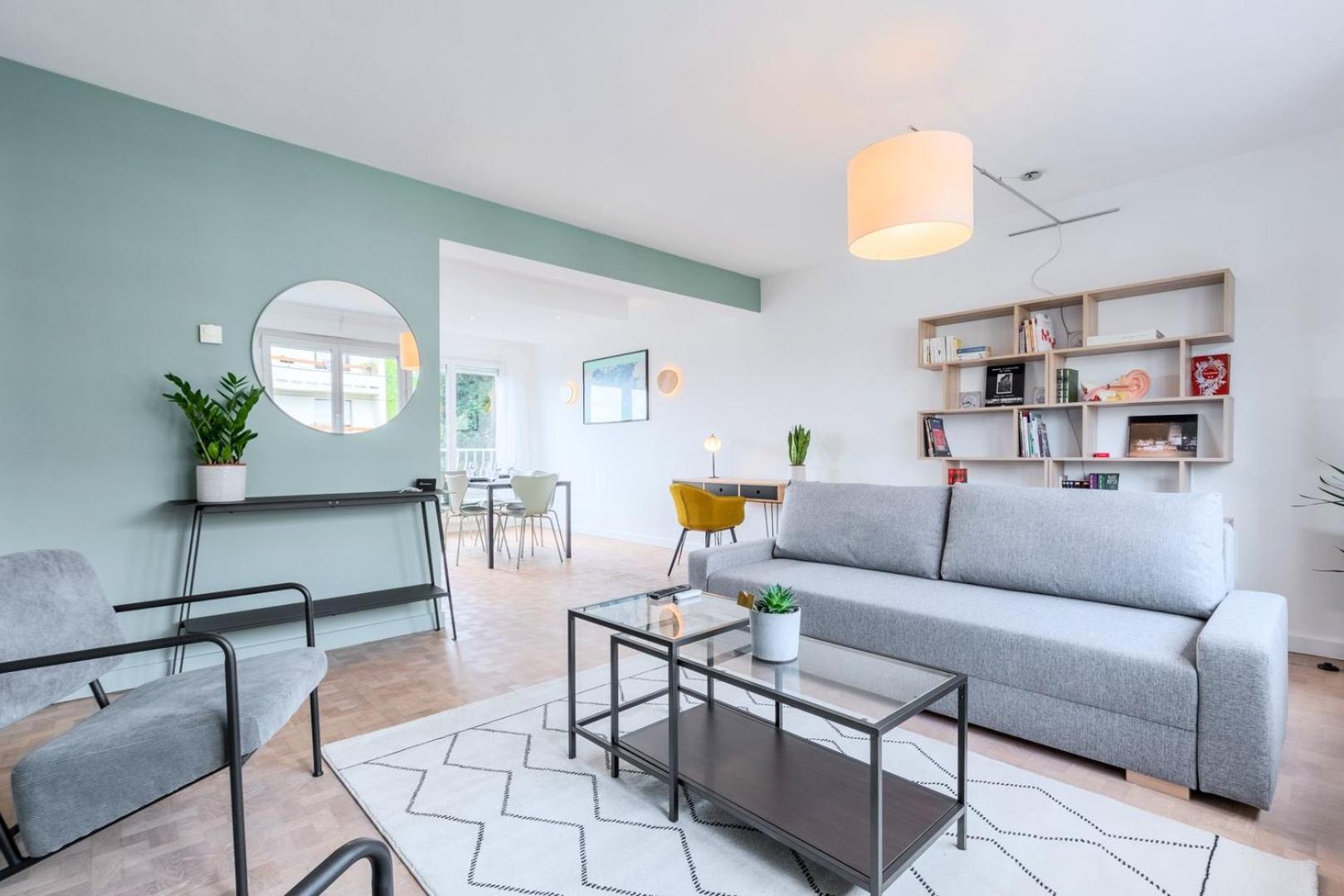 Functional 2 Bedroom Apartment ليل المظهر الخارجي الصورة